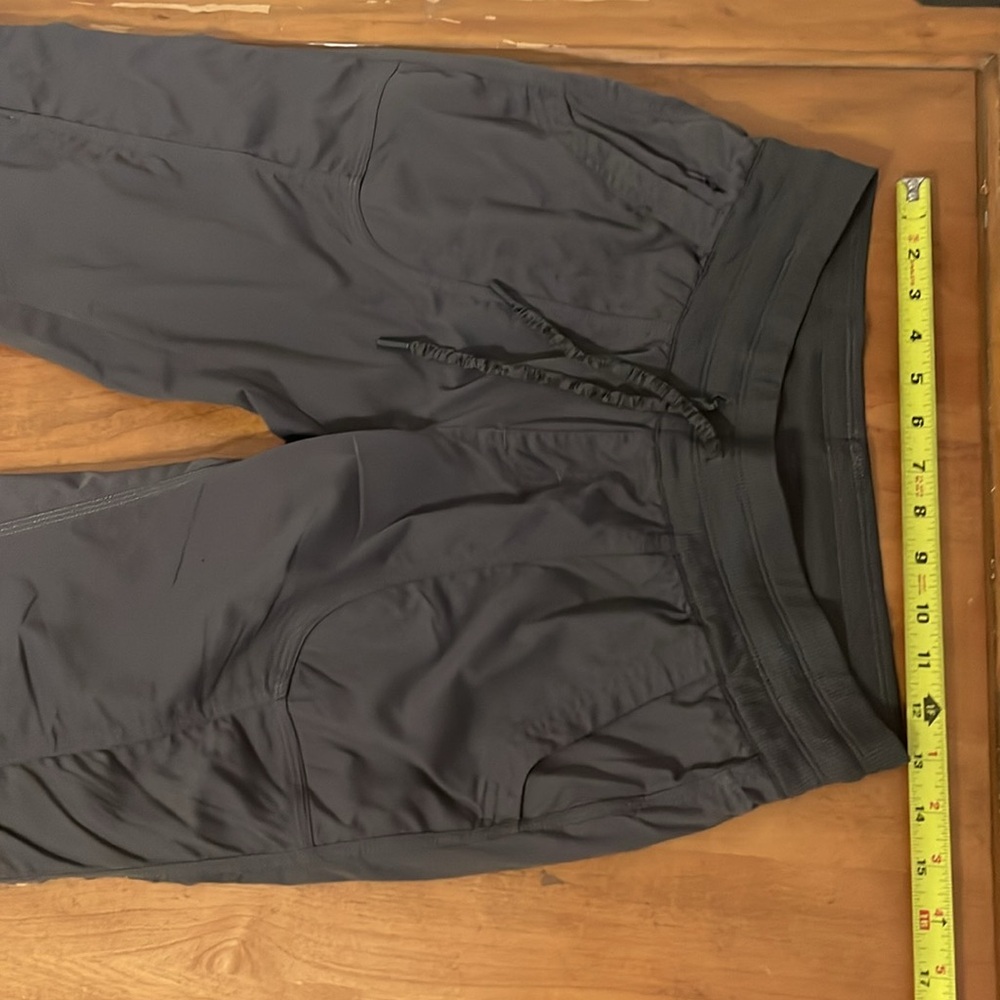 The North Face Nylon Capris Size Medium - Picture 4 of 14